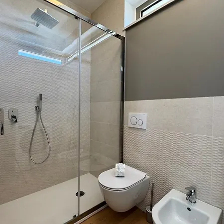 Beachfront Design Private Parking Ac Center Wifi Lägenhet