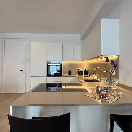 Beachfront Design Private Parking Ac Center Wifi