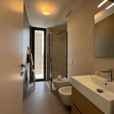 Beachfront Design Private Parking Ac Center Wifi Lägenhet