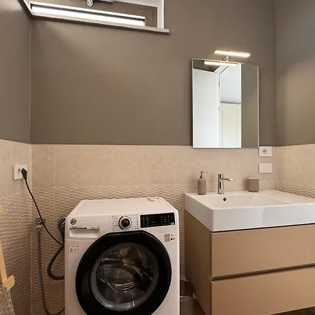 Lägenhet Beachfront Design Private Parking Ac Center Wifi