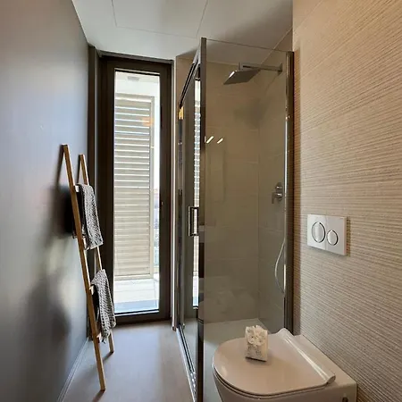 Beachfront Design Private Parking Ac Center Wifi Lägenhet *