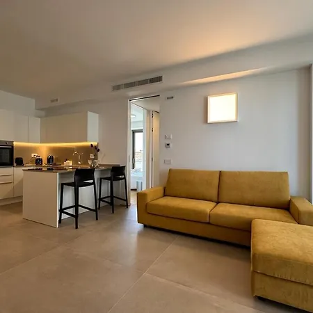 Beachfront Design Private Parking Ac Center Wifi Appartement Civitanova Marche